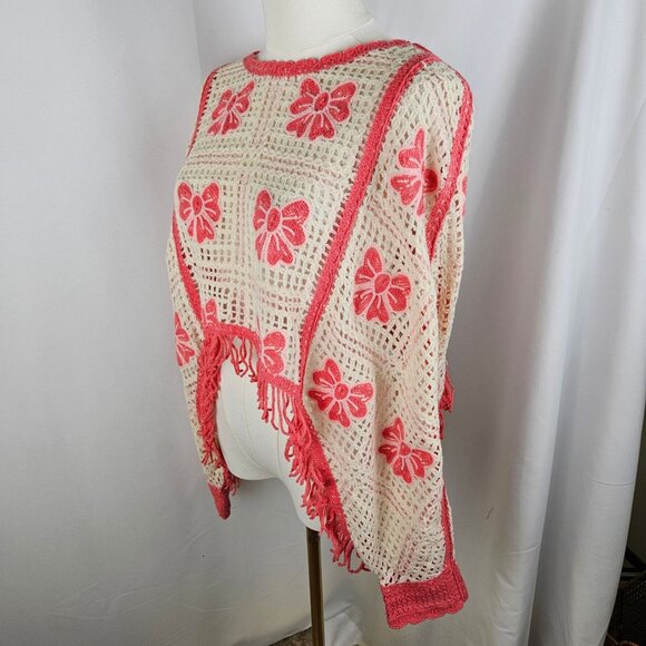 NWT House of Harlow Crochet Shawl Poncho One Size Sweater Pink Bow Fringe Boho - Picture 3 of 10